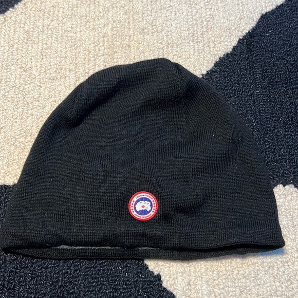 Canada Goose Toque - Picture 1 of 6